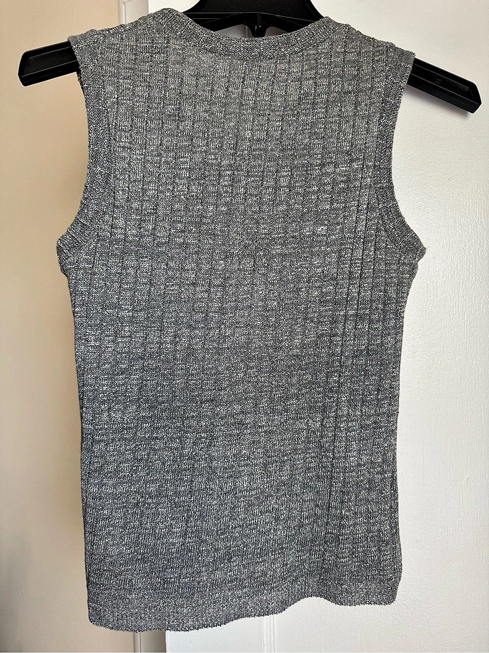 Ribbed Sleeveless Top in Gray